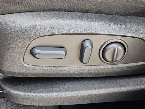 Used 2022 Chevrolet Equinox LT image 25