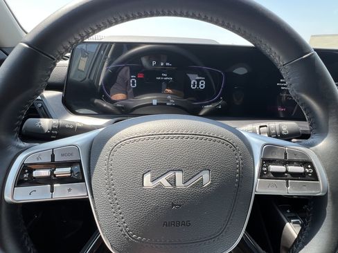 Used 2025 Kia Telluride S FWD image 28