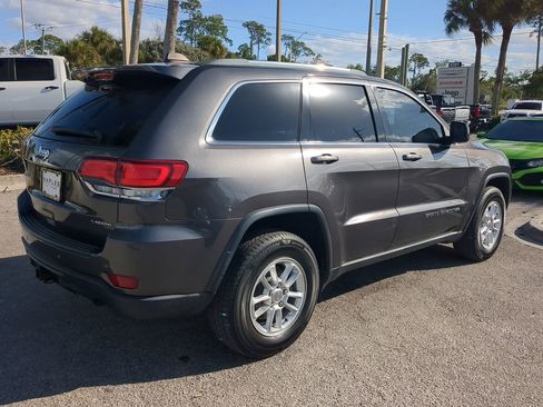 Used 2020 Jeep Grand Cherokee Laredo w/ Security & Convenience Group image 5