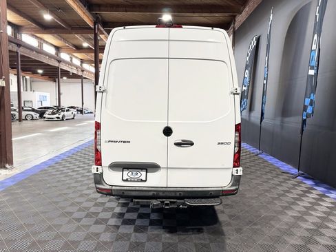 Used 2020 Mercedes-Benz Sprinter 3500 image 4