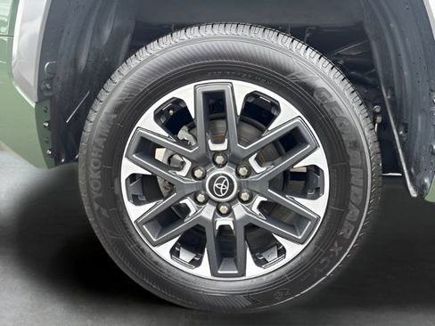 Used 2023 Toyota Tundra Limited AWD/4WD image 32