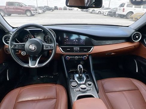 Used 2021 Alfa Romeo Giulia Sprint w/ Sun & Sound Package image 28