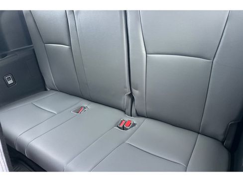 New 2026 Toyota Highlander XLE image 16