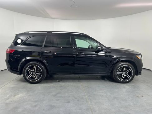Used 2024 Mercedes-Benz GLS 450 4MATIC image 8