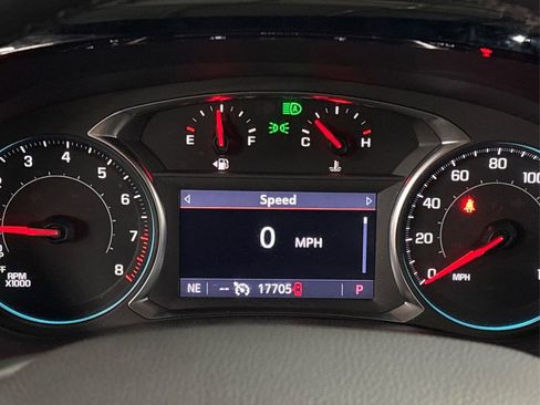 Used 2023 Chevrolet Traverse LT w/ Midnight/Sport Edition image 21