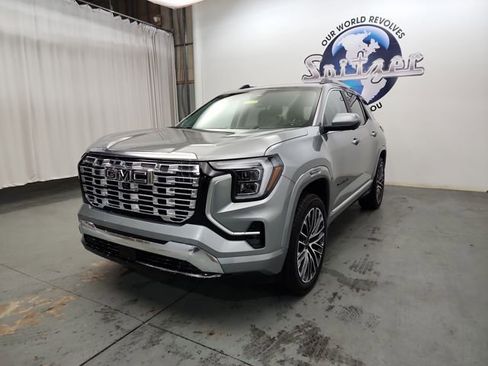 Used 2026 GMC Terrain Denali w/ LPO, Black Badging Package image 12