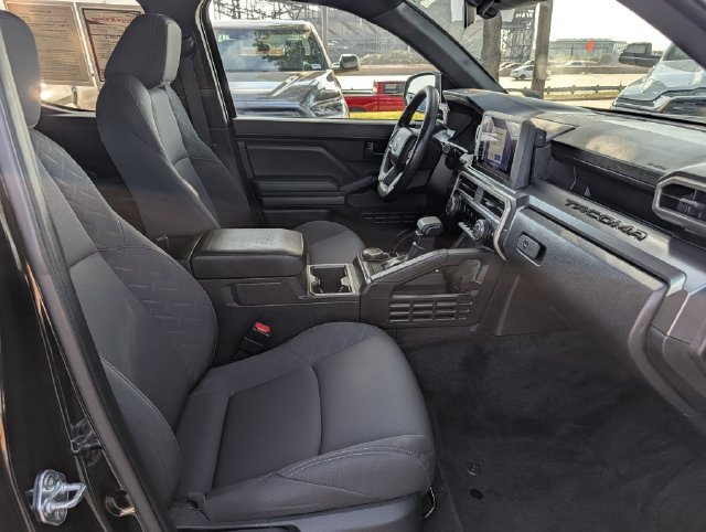 Certified 2024 Toyota Tacoma SR5 AWD/4WD image 28