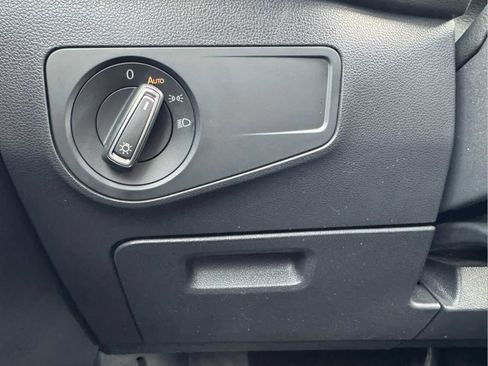 Certified 2024 Volkswagen Tiguan SE image 28