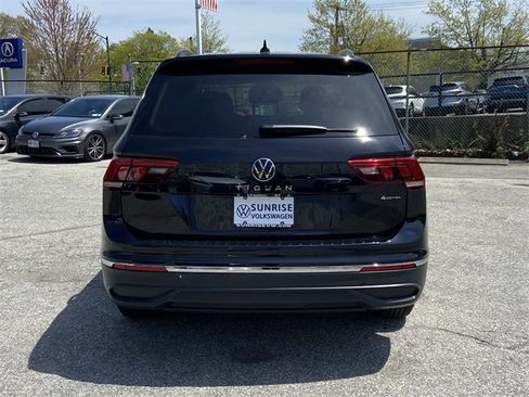 Used 2024 Volkswagen Tiguan S image 7