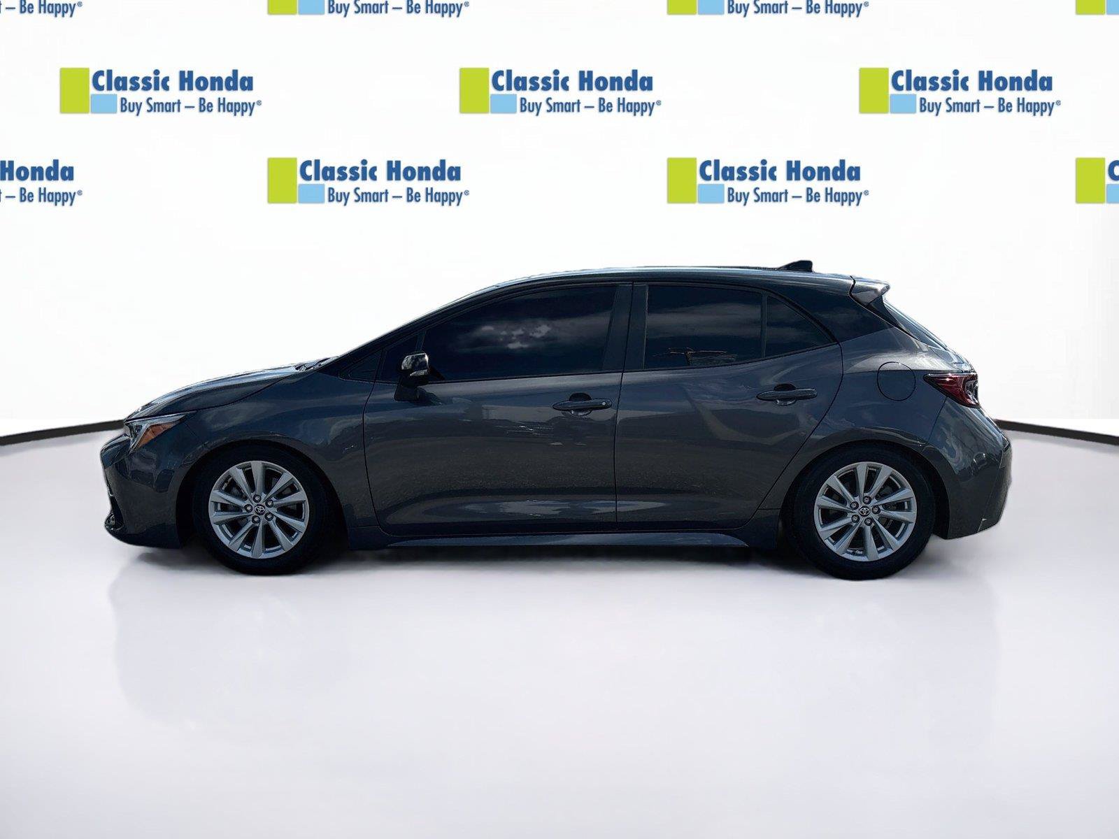 Used 2023 Toyota Corolla SE FWD image 4
