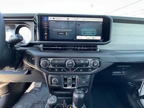 Used 2024 Jeep Wrangler Sport S image 27