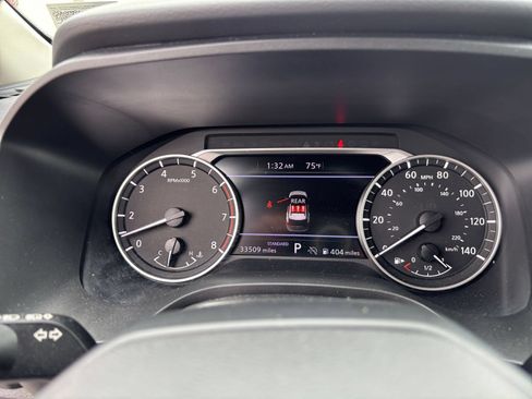 Used 2025 Nissan Rogue SV FWD image 43