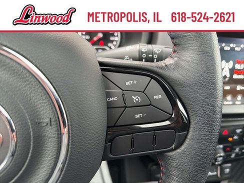 Used 2022 Jeep Renegade Trailhawk w/ Sun/Sound Group image 17