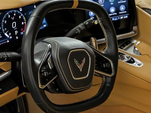 Used 2022 Chevrolet Corvette Stingray Premium Conv w/ Z51 Performance Package image 27