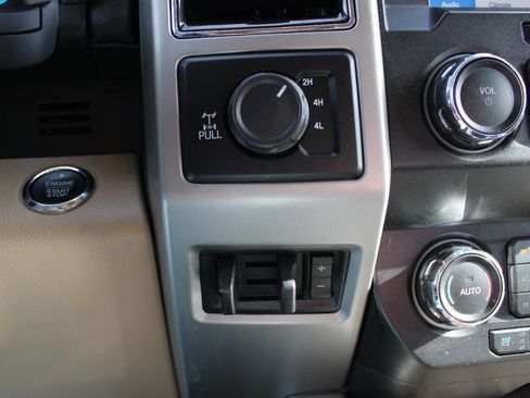 Used 2019 Ford F250 Lariat w/ Lariat Ultimate Package image 31