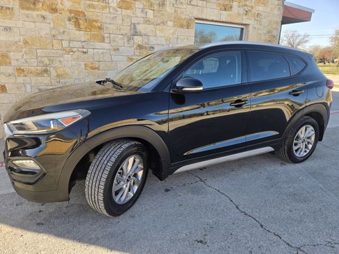 Used 2017 Hyundai Tucson SE Plus w/ Cargo Package image 2