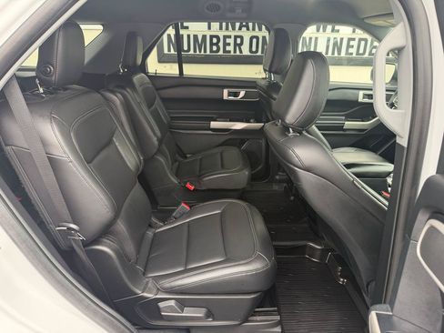 Used 2020 Ford Explorer XLT w/ Equipment Group 202A AWD/4WD image 24