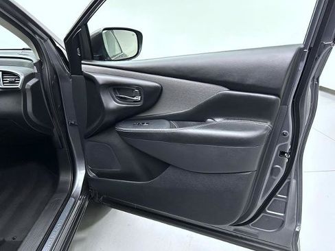 Certified 2019 Nissan Murano SV w/ Premium Package AWD/4WD image 16