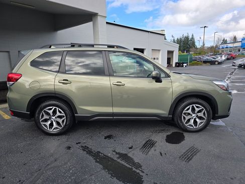 Certified 2021 Subaru Forester Premium w/ Popular Package #1 image 3