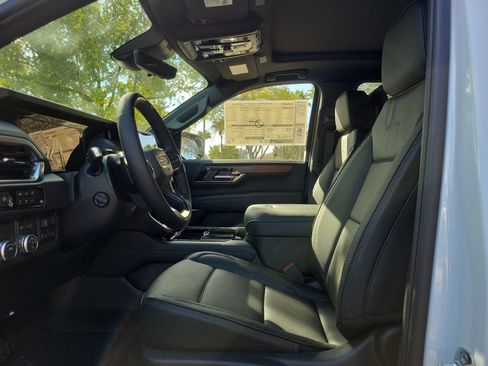 New 2026 GMC Yukon XL Denali w/ Denali Reserve Package image 7