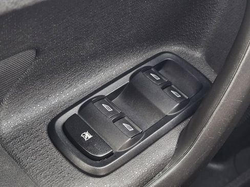 Used 2016 Ford Fiesta SE image 22