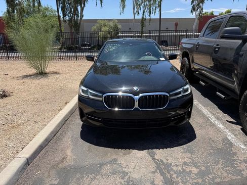 Used 2021 BMW 530i w/ Convenience Package RWD image 2