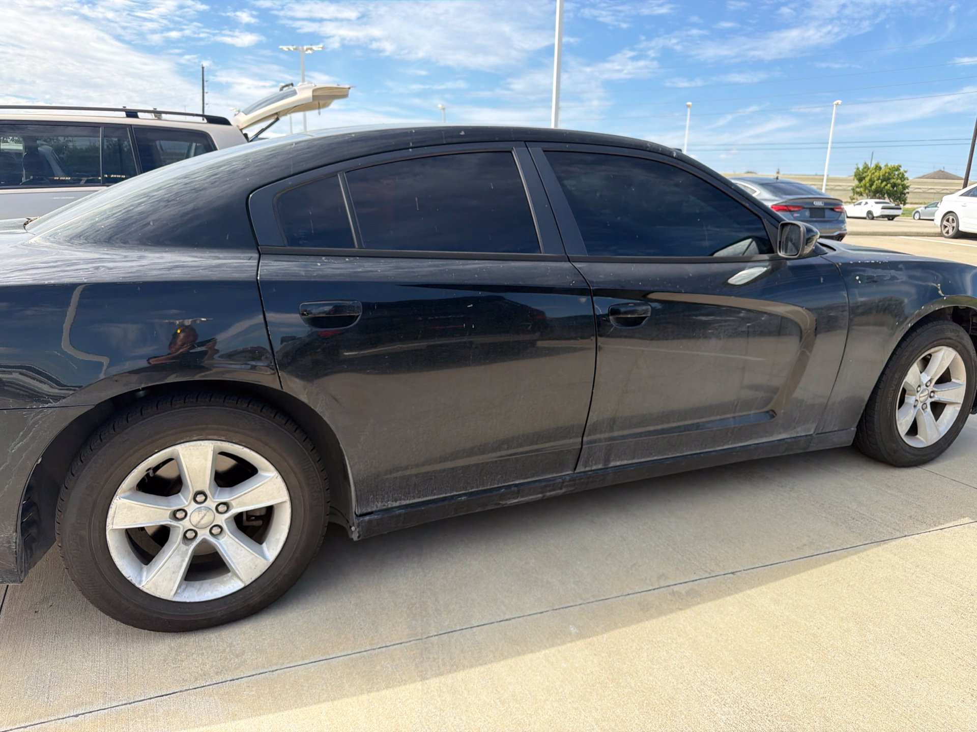 Used 2014 Dodge Charger SE RWD image 2
