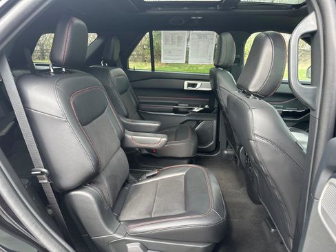 Used 2023 Ford Explorer ST-Line w/ Class IV Trailer Tow Package image 22