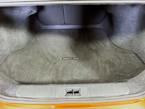 Used 2021 Nissan Sentra SR w/ SR Premium Package FWD image 33