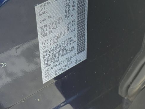 Used 2025 Nissan Pathfinder SV FWD image 32