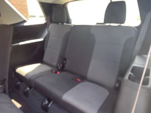 Used 2021 Chevrolet Traverse LS FWD image 31