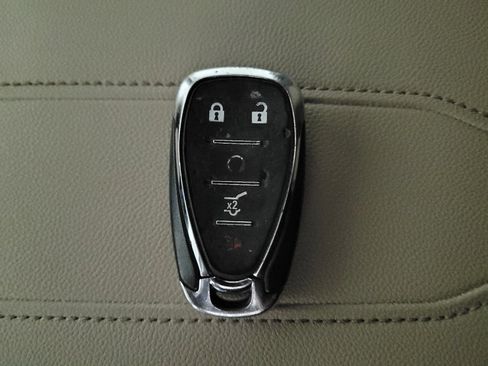 Used 2022 Chevrolet Traverse LT AWD/4WD image 32