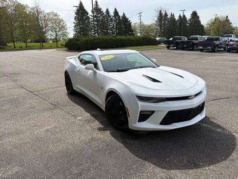 Used 2017 Chevrolet Camaro SS RWD image 2