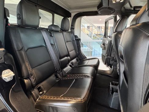 Used 2023 Jeep Gladiator Overland image 17