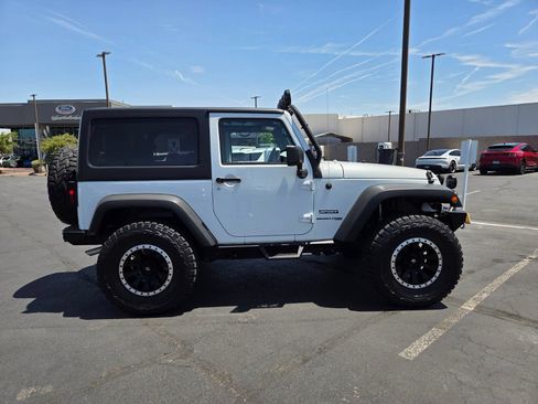 Used 2018 Jeep Wrangler Sport w/ Connectivity Group AWD/4WD image 7