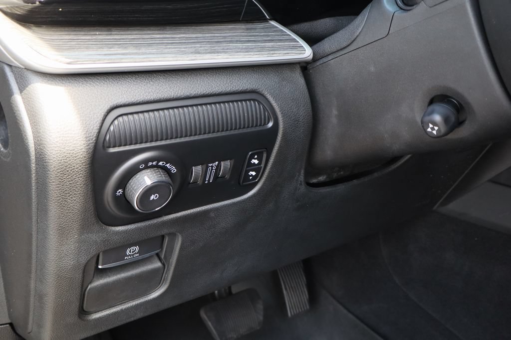 Used 2022 Jeep Wagoneer Series III w/ Flexible Seating Group RWD image 13