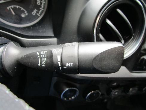 Used 2018 Toyota Tacoma TRD Off-Road AWD/4WD image 27