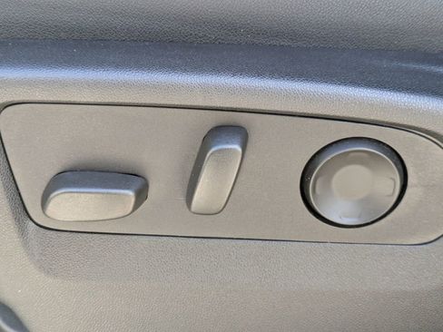 Used 2024 GMC Yukon AT4 w/ Technology Package image 25