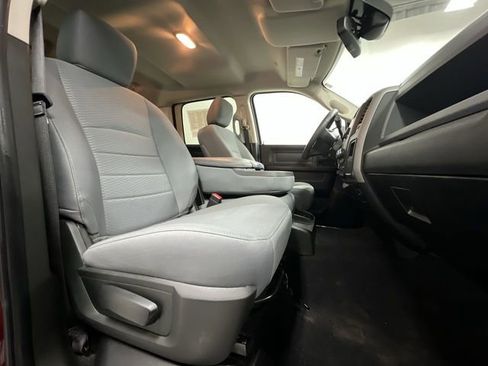 Used 2018 RAM 2500 Tradesman w/ Chrome Appearance Group image 24