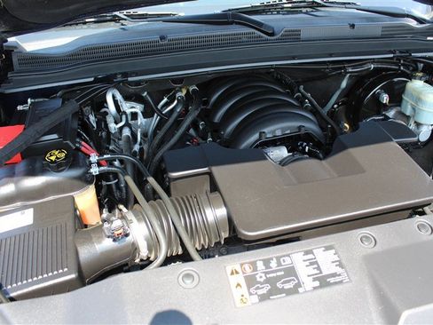 Used 2020 Chevrolet Suburban Premier w/ Premier Plus Edition AWD/4WD image 13