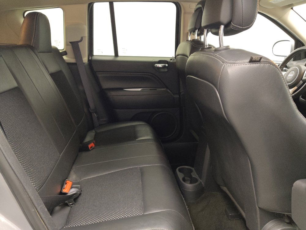 Used 2017 Jeep Compass Latitude AWD/4WD image 19
