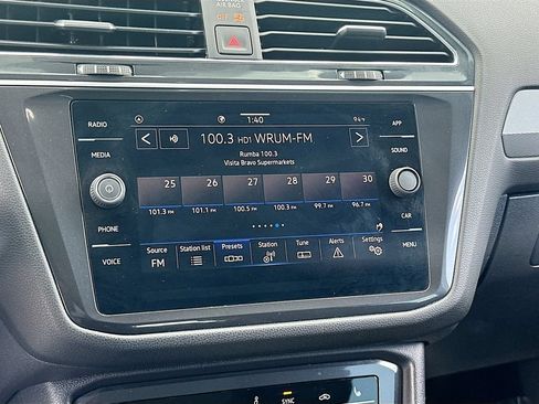 Used 2022 Volkswagen Tiguan SE w/ Panoramic Sunroof Package FWD image 14