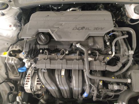 Used 2025 Hyundai Elantra SEL FWD image 30