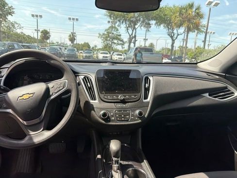 Used 2023 Chevrolet Malibu LT w/ Driver Confidence Package FWD image 8