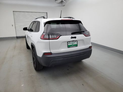 Used 2021 Jeep Cherokee Latitude FWD image 6