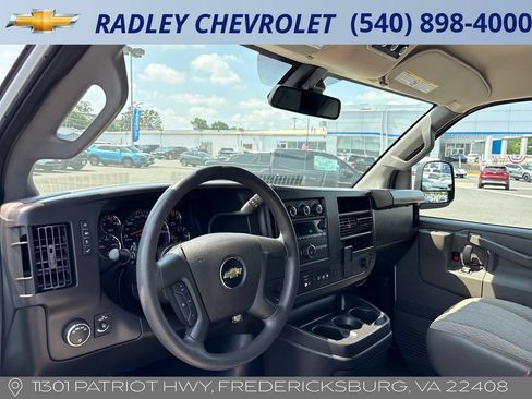Certified 2024 Chevrolet Express 3500 LT w/ LT Preferred Equipment Group RWD image 4