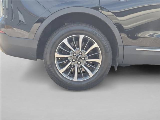 Used 2023 Lincoln Nautilus AWD w/ Premium Package image 10
