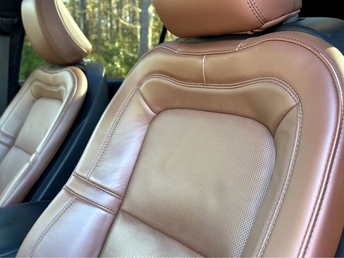 Used 2023 Lincoln Aviator Reserve w/ Equipment Group 201A image 6