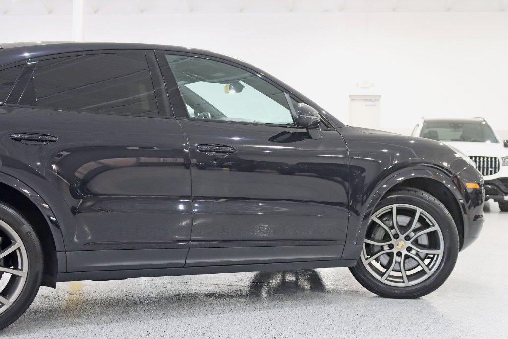 Used 2022 Porsche Cayenne S AWD/4WD image 11