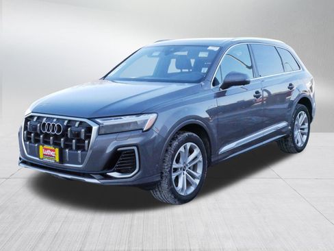 Used 2025 Audi Q7 3.0T Premium Plus image 3